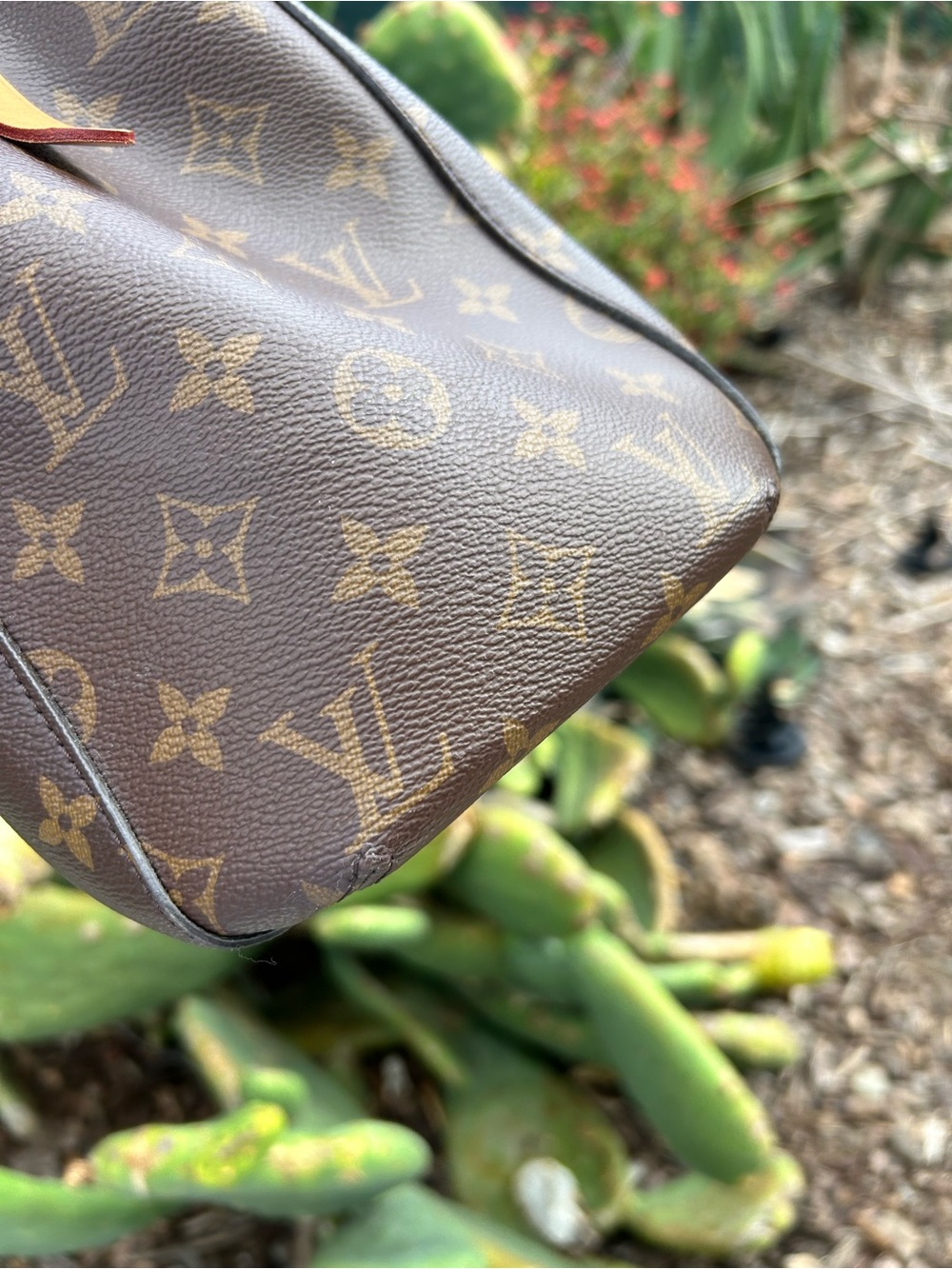 Louis Vuitton Monogram Montaigne Tote - Picture 6 of 11